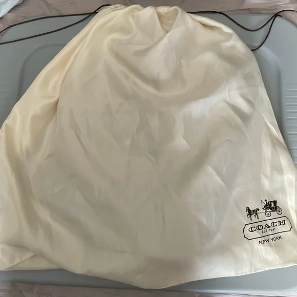 Vintage Coach Shoulder Bag- Pink and Tan - Picture 4 of 4